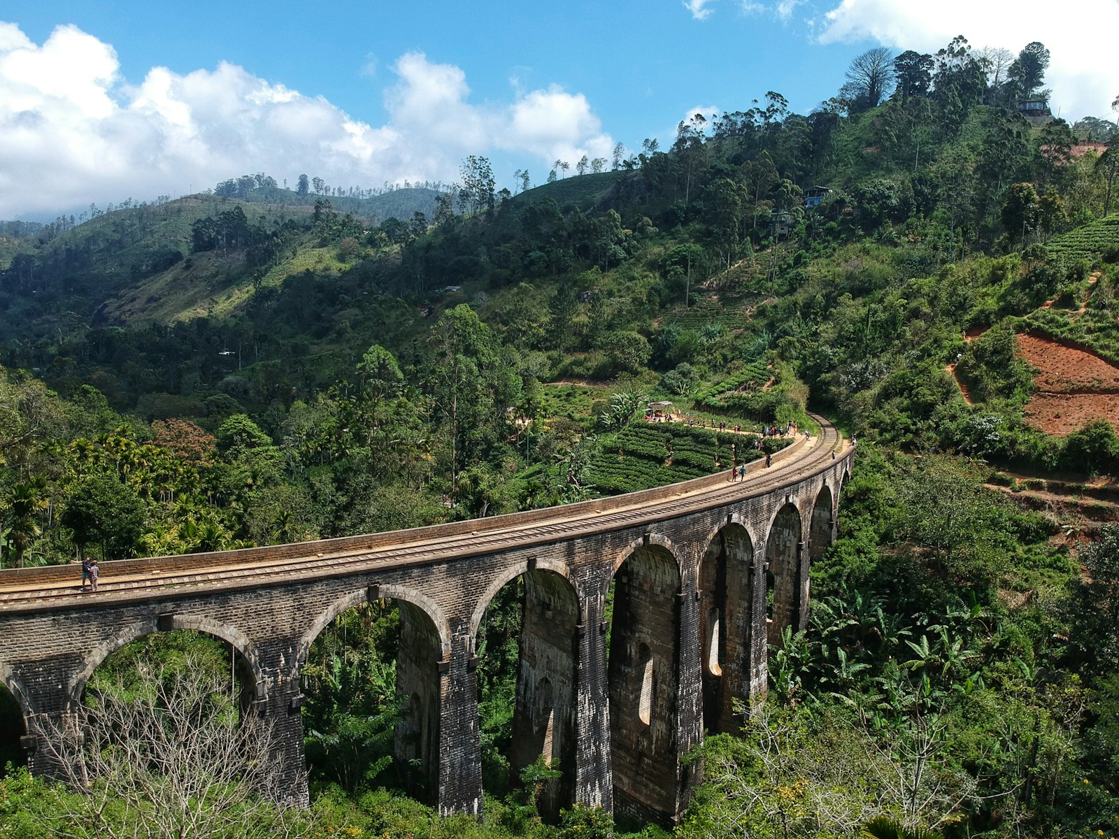 Nine Arch Bridge in the green hills of Ella