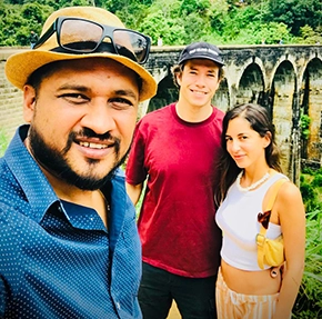 Nishan and travellers at Nine Arch Bridge